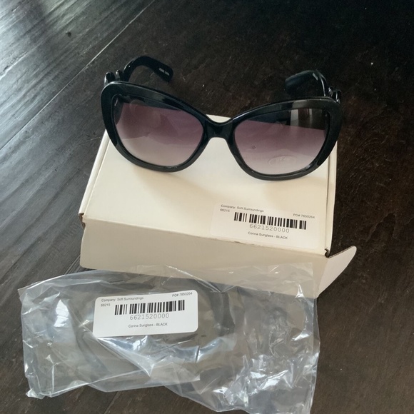 Soft Surrounding Black Corina Sunglasses - NEW - Picture 4 of 4